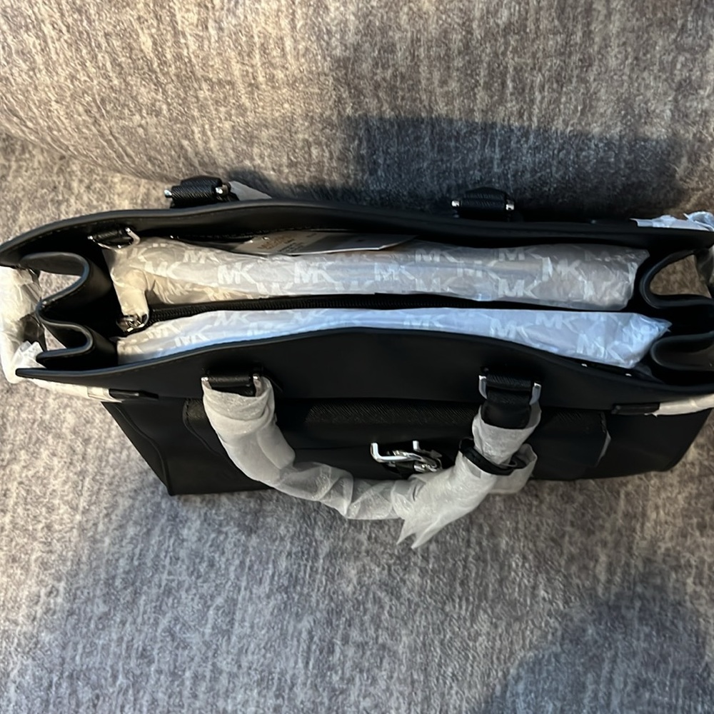 *NWT* Michael Kors Black Leather Emma Bag - Picture 7 of 16